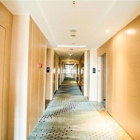 Lavande Hotel Luzhou Bbq New World Экстерьер фото
